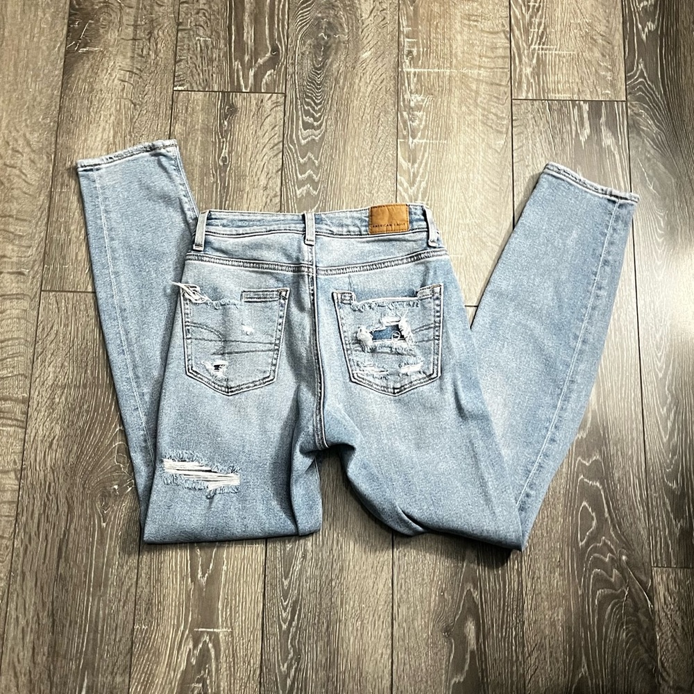 AEO Ripped Stretch Mom Jean - Picture 4 of 9